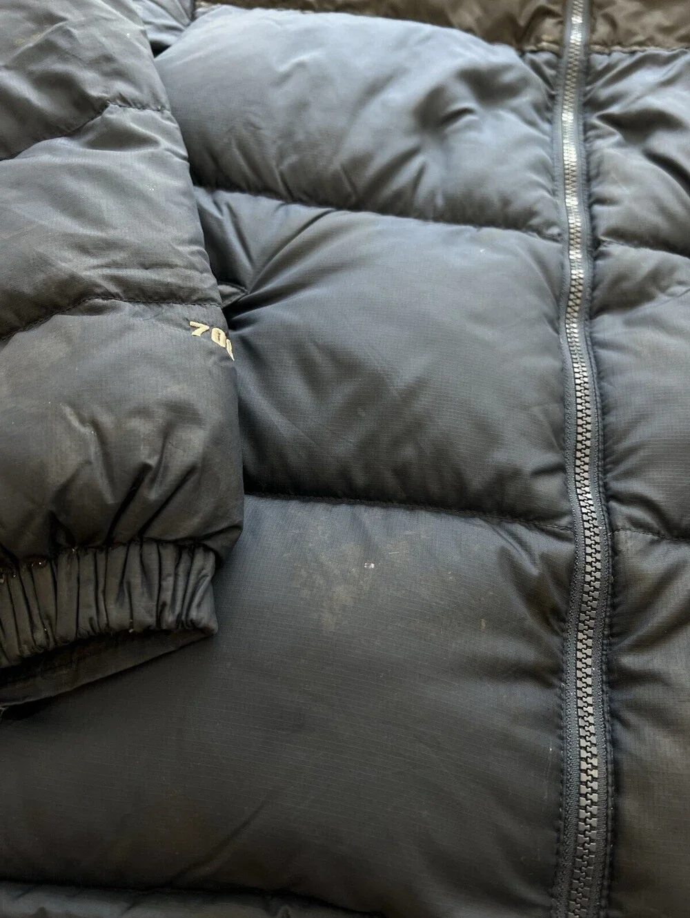 The North Face Nuptse 700 Navy Blue Down Puffer Jacket M Stowaway Hood